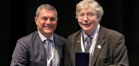 Il  prof. Luigi Mondello premiato con la “Martin Medal”