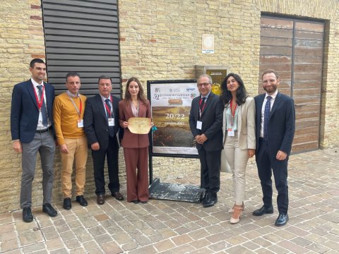 PREMIO COME MIGLIORE COMUNICAZIONE SCIENTIFICA AD una dottoressa DELLA SCUOLA DI SPECIALIZZAZIONE IN CHIRURGIA PEDIATRICA